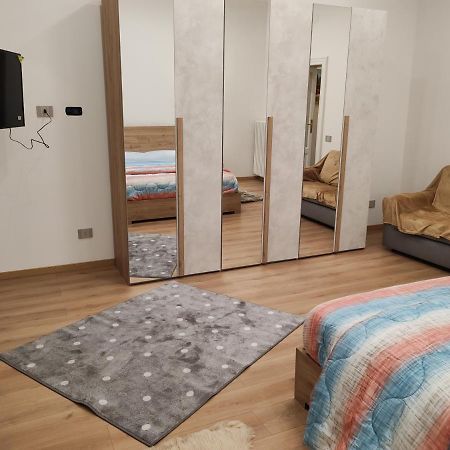 Appartamenti Lungo Fiume 506 Sesto Calende Exteriér fotografie